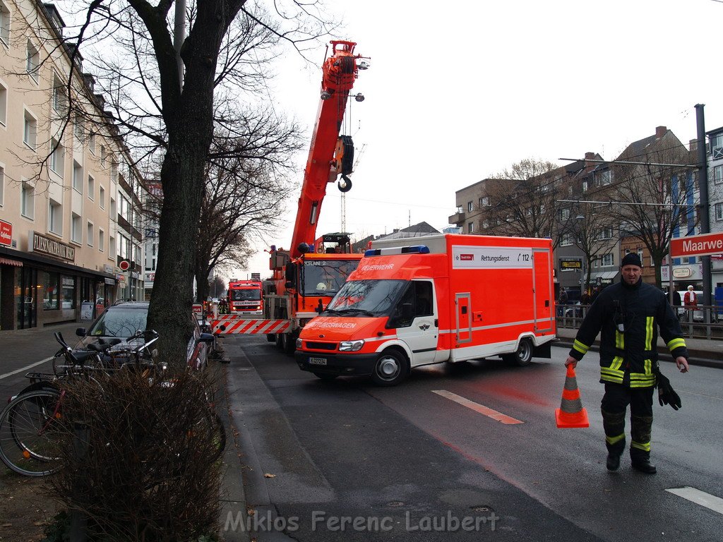 BF Koeln Schwertransport Koeln Braunsfeld Aachnerstr  P34.JPG